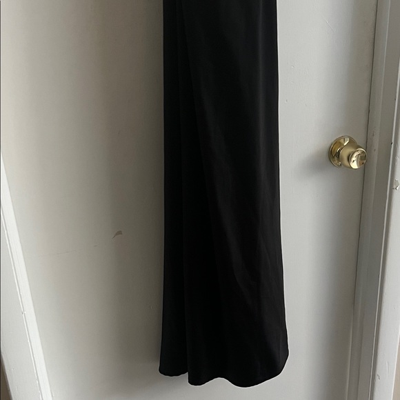Maxi Elegant Black Slip Dress with Cross-Back Straps - Picture 2 of 5